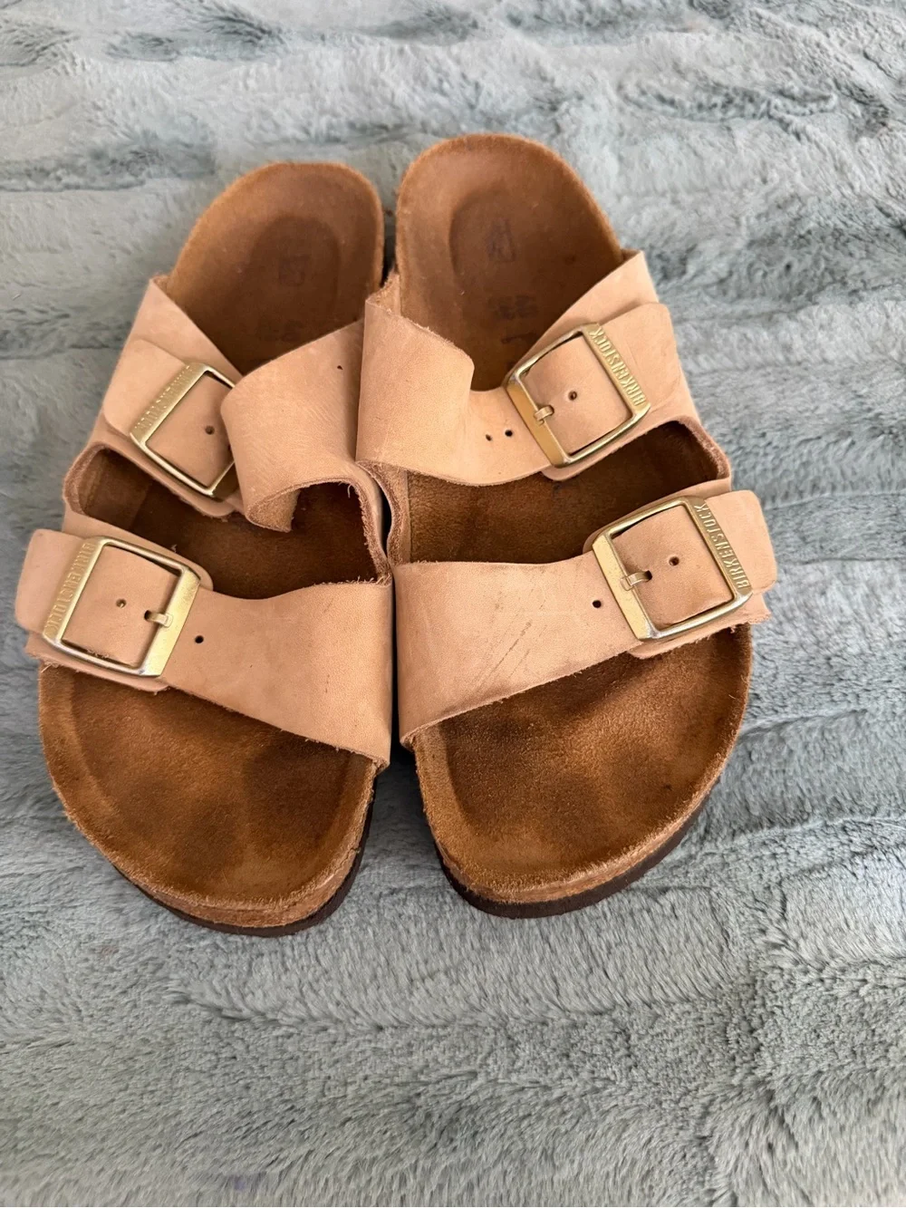 Women’s Birkenstock Arizona Suede Slide Sandal - Tan